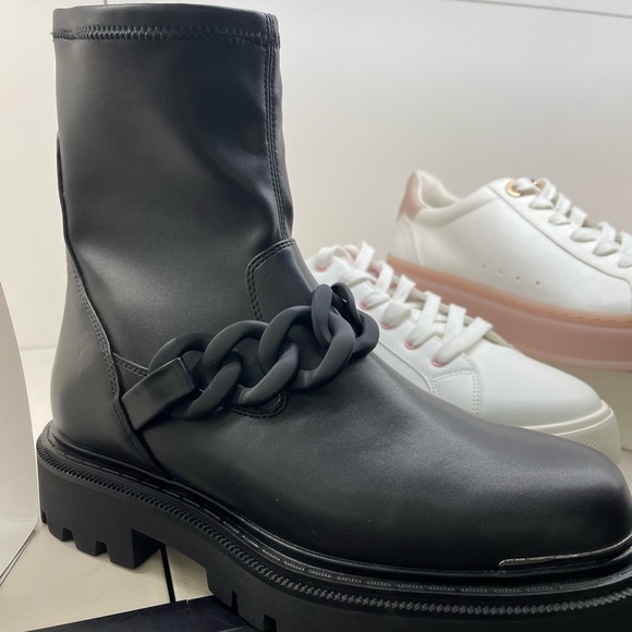 Aldo Chunky Combat Boots with Chain Accessory - Valedar Style - NWT - Picture 3 of 7